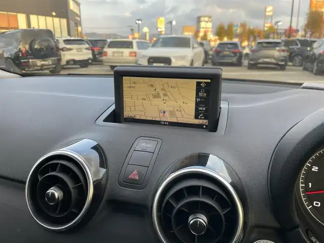 アウディ Ａ１ スポーツバック 1．4TFSI 福岡県 2012(平24)年 8.5万km ワインⅡ 純正ナビ/ETC/オートライト/パドルシフト/プッシュスタート/社外レーダー/ドラレコ/スペアキー