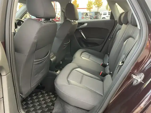 アウディ Ａ１ スポーツバック 1．4TFSI 福岡県 2012(平24)年 8.5万km ワインⅡ 純正ナビ/ETC/オートライト/パドルシフト/プッシュスタート/社外レーダー/ドラレコ/スペアキー