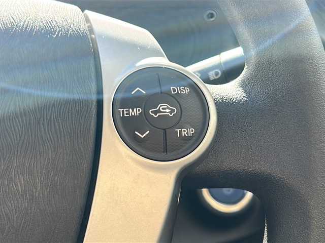 トヨタ アクア S 大阪府 2013(平25)年 11.3万km シルバーM 純正SDナビ/BTオーディオ/CD/DVD/バックカメラ/オートライト/ドライブレコーダー/ETC/ステアリングスイッチ/ライトレベライザー/電動格納ミラー/フロアマット/ドアバイザー/スマートキープッシュスタート/スペアキー