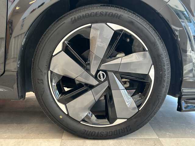 日産 オーラ G レザーエディション 岐阜県 2023(令5)年 4.1万km 黒 日産純正大画面ナビ/アラウンドビューモニター/フルセグテレビ/Bluetooth/HDMI接続/AWINフルエアロ/純正ナビ連動ドライブレコーダー/ETC2.0/デジタルインナーミラー/BSM/VDC/シャシー制御/ヒルスタートアシスト/エマージェンシーストップシグナル/革シート/革巻きステアリング/プッシュスタート/スマートキー/純正フロアマット/前後コーナーセンサー/オートライト/オートマチックハイビーム/LEDヘッドライト/純正アルミホイール