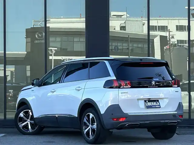 プジョー ５００８ GTライン ブルーHDi 石川県 2021(令3)年 4.6万km パール 衝突軽減ブレーキ/アダプティブクルーズコントロール/ブラインドスポットモニター/ＡｐｐｌｅＣａｒＰｌａｙ/バックカメラ/クリアランスソナー/オートマチックテールゲート/ＬＥＤライト/マッサージシート