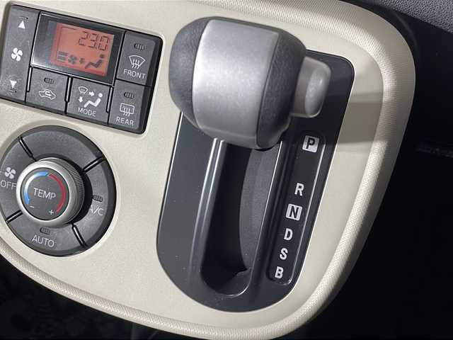 ダイハツ ミラ ココア プラスX リミテッド 広島県 2015(平27)年 4.8万km シャイニングレッド 禁煙車/純正ナビ/バックカメラ/ＤＶＤ/ワンセグ/ＬＥＤヘッドライト/フォグランプ/Ｂｌｕｅｔｏｏｔｈ/電動格納ミラー/フロアマット/横滑り防止装置/ルーフレール/ベンチシート/純正１４インチホイールキャップ/エアバッグ(運転席/助手席)