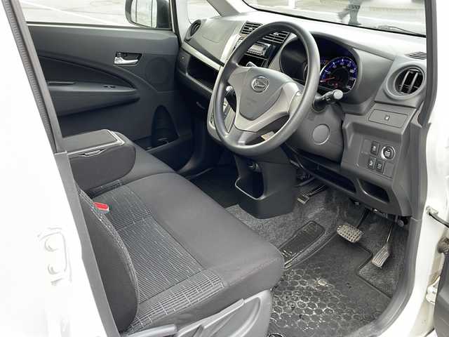 ダイハツ ムーヴ カスタム X SA 道東・釧路十勝 2013(平25)年 2.3万km パールホワイトⅢ ・４WD/・寒冷地仕様/・社外オーディオ（AM/FM/CD/ipod）/・アイドリングストップ/・衝突被害軽減ブレーキ/・スマートキー/・プッシュスタート/・LEDヘッドライト/・オートライト/・横滑り防止装置/・フロントフォグ/・ヘッドライトレベライザー/・社外１４インチAW/・電動格納ミラー/・ドアバイザー