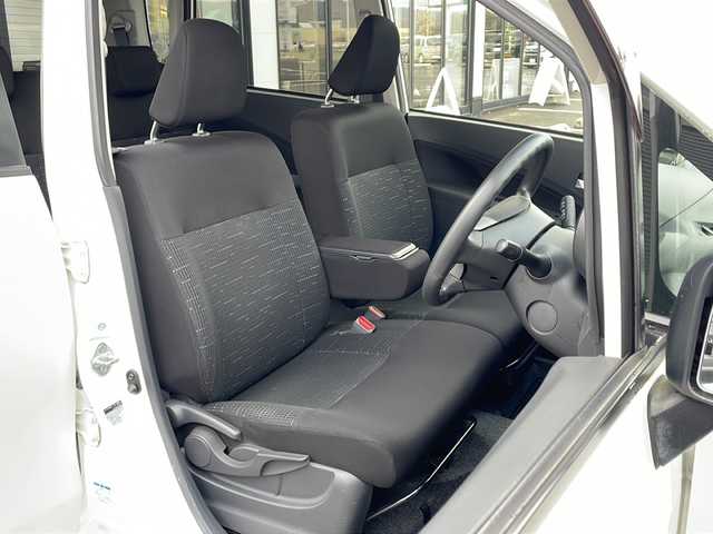 ダイハツ ムーヴ カスタム X SA 道東・釧路十勝 2013(平25)年 2.3万km パールホワイトⅢ ・４WD/・寒冷地仕様/・社外オーディオ（AM/FM/CD/ipod）/・アイドリングストップ/・衝突被害軽減ブレーキ/・スマートキー/・プッシュスタート/・LEDヘッドライト/・オートライト/・横滑り防止装置/・フロントフォグ/・ヘッドライトレベライザー/・社外１４インチAW/・電動格納ミラー/・ドアバイザー