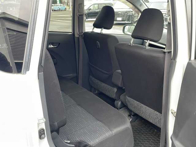 ダイハツ ムーヴ カスタム X SA 道東・釧路十勝 2013(平25)年 2.3万km パールホワイトⅢ ・４WD/・寒冷地仕様/・社外オーディオ（AM/FM/CD/ipod）/・アイドリングストップ/・衝突被害軽減ブレーキ/・スマートキー/・プッシュスタート/・LEDヘッドライト/・オートライト/・横滑り防止装置/・フロントフォグ/・ヘッドライトレベライザー/・社外１４インチAW/・電動格納ミラー/・ドアバイザー