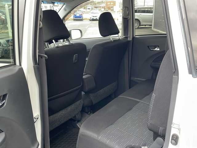 ダイハツ ムーヴ カスタム X SA 道東・釧路十勝 2013(平25)年 2.3万km パールホワイトⅢ ・４WD/・寒冷地仕様/・社外オーディオ（AM/FM/CD/ipod）/・アイドリングストップ/・衝突被害軽減ブレーキ/・スマートキー/・プッシュスタート/・LEDヘッドライト/・オートライト/・横滑り防止装置/・フロントフォグ/・ヘッドライトレベライザー/・社外１４インチAW/・電動格納ミラー/・ドアバイザー