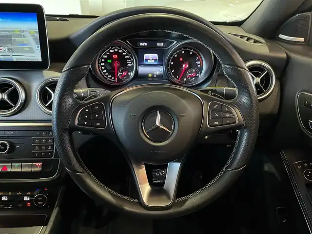 メルセデス・ベンツ ＣＬＡ２２０ Sブレイク 4MATIC 道央・札幌 2018(平30)年 3.9万km コスモスブラック メタリックペイント/プレミアムパッケージ/　・パノラミックスライディングルーフ/　・harman/kardonサラウンド/　・メモリー付フルパワーシート/　・電動ランバーサポート/　・アンビエントライト/レーダーセーフティパッケージ/　・ACC/　・PRE-SAFE/　・ブラインドスポットアシスト/　・レーンキープアシスト/純正HDDナビ/フルセグTV/CD/DVD/SD/USB/Bluetooth/バックカメラ/パークトロニック/パーキングパイロット/LEDヘッドライト/パワーテールゲート