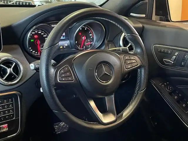 メルセデス・ベンツ ＣＬＡ２２０ Sブレイク 4MATIC 道央・札幌 2018(平30)年 3.9万km コスモスブラック メタリックペイント/プレミアムパッケージ/　・パノラミックスライディングルーフ/　・harman/kardonサラウンド/　・メモリー付フルパワーシート/　・電動ランバーサポート/　・アンビエントライト/レーダーセーフティパッケージ/　・ACC/　・PRE-SAFE/　・ブラインドスポットアシスト/　・レーンキープアシスト/純正HDDナビ/フルセグTV/CD/DVD/SD/USB/Bluetooth/バックカメラ/パークトロニック/パーキングパイロット/LEDヘッドライト/パワーテールゲート