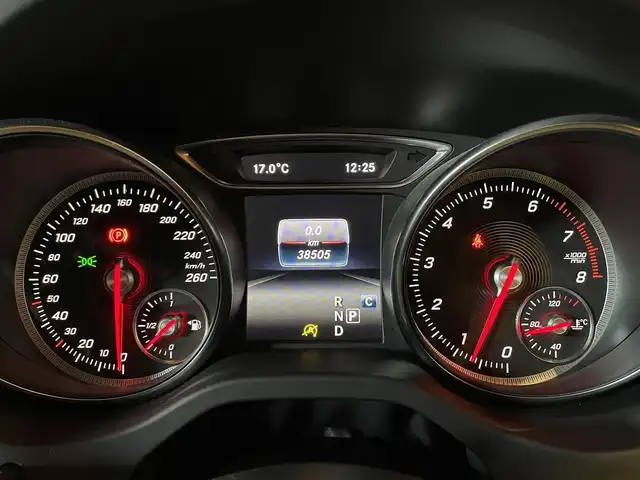 メルセデス・ベンツ ＣＬＡ２２０ Sブレイク 4MATIC 道央・札幌 2018(平30)年 3.9万km コスモスブラック メタリックペイント/プレミアムパッケージ/　・パノラミックスライディングルーフ/　・harman/kardonサラウンド/　・メモリー付フルパワーシート/　・電動ランバーサポート/　・アンビエントライト/レーダーセーフティパッケージ/　・ACC/　・PRE-SAFE/　・ブラインドスポットアシスト/　・レーンキープアシスト/純正HDDナビ/フルセグTV/CD/DVD/SD/USB/Bluetooth/バックカメラ/パークトロニック/パーキングパイロット/LEDヘッドライト/パワーテールゲート