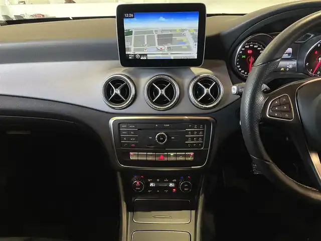 メルセデス・ベンツ ＣＬＡ２２０ Sブレイク 4MATIC 道央・札幌 2018(平30)年 3.9万km コスモスブラック メタリックペイント/プレミアムパッケージ/　・パノラミックスライディングルーフ/　・harman/kardonサラウンド/　・メモリー付フルパワーシート/　・電動ランバーサポート/　・アンビエントライト/レーダーセーフティパッケージ/　・ACC/　・PRE-SAFE/　・ブラインドスポットアシスト/　・レーンキープアシスト/純正HDDナビ/フルセグTV/CD/DVD/SD/USB/Bluetooth/バックカメラ/パークトロニック/パーキングパイロット/LEDヘッドライト/パワーテールゲート