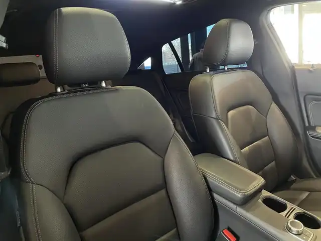 メルセデス・ベンツ ＣＬＡ２２０ Sブレイク 4MATIC 道央・札幌 2018(平30)年 3.9万km コスモスブラック メタリックペイント/プレミアムパッケージ/　・パノラミックスライディングルーフ/　・harman/kardonサラウンド/　・メモリー付フルパワーシート/　・電動ランバーサポート/　・アンビエントライト/レーダーセーフティパッケージ/　・ACC/　・PRE-SAFE/　・ブラインドスポットアシスト/　・レーンキープアシスト/純正HDDナビ/フルセグTV/CD/DVD/SD/USB/Bluetooth/バックカメラ/パークトロニック/パーキングパイロット/LEDヘッドライト/パワーテールゲート