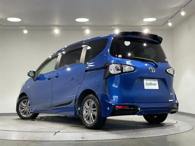 トヨタ シエンタ ハイブリッド G 愛知県 2017(平29)年 3.1万km コバルトブルーメタリック 純正ナビ(NSZT-W66T)/(ラジオ/SD/Bluetooth/地デジ/CD・DVD再生）/モデリスタフルエアロ　/トヨタセーフティセンス　/　　-衝突軽減ブレーキ　/　　-レーンディパーチャーアラート/　　-オートマチックハイビーム/両側パワースライドドア　/ＡＣ１００Ｖ　/ビルトインＥＴＣ　/ドライブレコーダー　/純正フロアマット/ＩＳＯＦＩＸ/ステアリングスイッチ