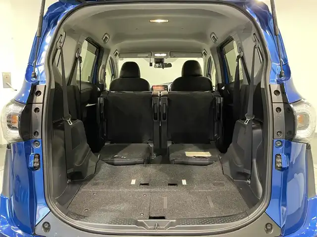 トヨタ シエンタ ハイブリッド G 愛知県 2017(平29)年 3.1万km コバルトブルーメタリック 純正ナビ(NSZT-W66T)/(ラジオ/SD/Bluetooth/地デジ/CD・DVD再生）/モデリスタフルエアロ　/トヨタセーフティセンス　/　　-衝突軽減ブレーキ　/　　-レーンディパーチャーアラート/　　-オートマチックハイビーム/両側パワースライドドア　/ＡＣ１００Ｖ　/ビルトインＥＴＣ　/ドライブレコーダー　/純正フロアマット/ＩＳＯＦＩＸ/ステアリングスイッチ