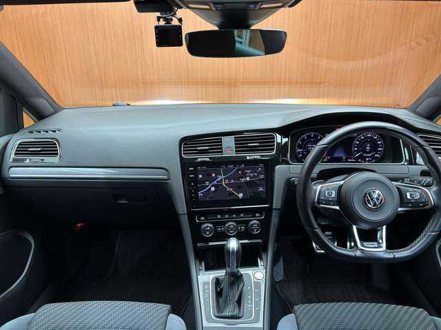 フォルクスワーゲン ゴルフ ヴァリアント TSI Rライン 千葉県 2018(平30)年 3.9万km ディープブラックパールエフェクト DCCパッケージ　/テクノロジーパッケージ　/ACC　/DiscoverProナビ　/地デジTV/Bカメラ　/Bluetooth接続　/アダプティブシャーシコントロール　/LEDヘッドライト　/スマートエントリー　/衝突軽減B　/BSM　/LKA　/ETC　/ドラレコ