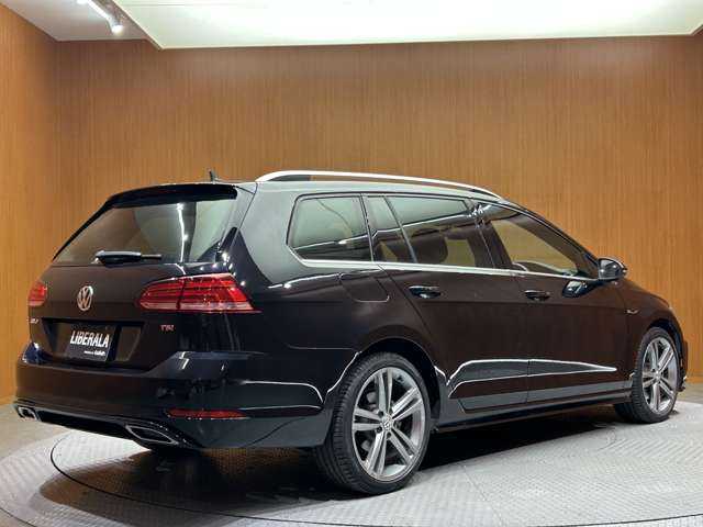 フォルクスワーゲン ゴルフ ヴァリアント TSI Rライン 千葉県 2018(平30)年 3.9万km ディープブラックパールエフェクト DCCパッケージ　/テクノロジーパッケージ　/ACC　/DiscoverProナビ　/地デジTV/Bカメラ　/Bluetooth接続　/アダプティブシャーシコントロール　/LEDヘッドライト　/スマートエントリー　/衝突軽減B　/BSM　/LKA　/ETC　/ドラレコ