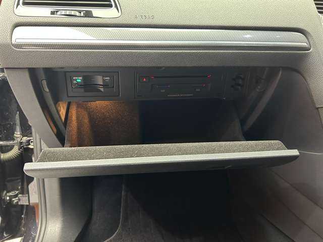 フォルクスワーゲン ゴルフ ヴァリアント TSI Rライン 千葉県 2018(平30)年 3.9万km ディープブラックパールエフェクト DCCパッケージ　/テクノロジーパッケージ　/ACC　/DiscoverProナビ　/地デジTV/Bカメラ　/Bluetooth接続　/アダプティブシャーシコントロール　/LEDヘッドライト　/スマートエントリー　/衝突軽減B　/BSM　/LKA　/ETC　/ドラレコ