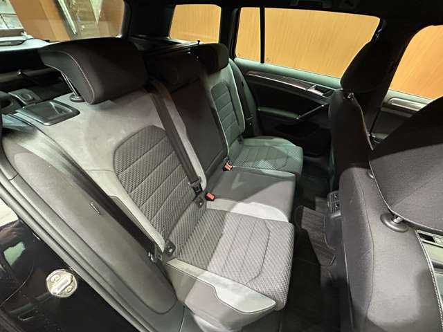 フォルクスワーゲン ゴルフ ヴァリアント TSI Rライン 千葉県 2018(平30)年 3.9万km ディープブラックパールエフェクト DCCパッケージ　/テクノロジーパッケージ　/ACC　/DiscoverProナビ　/地デジTV/Bカメラ　/Bluetooth接続　/アダプティブシャーシコントロール　/LEDヘッドライト　/スマートエントリー　/衝突軽減B　/BSM　/LKA　/ETC　/ドラレコ