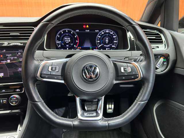 フォルクスワーゲン ゴルフ ヴァリアント TSI Rライン 千葉県 2018(平30)年 3.9万km ディープブラックパールエフェクト DCCパッケージ　/テクノロジーパッケージ　/ACC　/DiscoverProナビ　/地デジTV/Bカメラ　/Bluetooth接続　/アダプティブシャーシコントロール　/LEDヘッドライト　/スマートエントリー　/衝突軽減B　/BSM　/LKA　/ETC　/ドラレコ