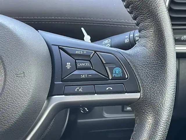 日産 セレナ e－パワー ハイウェイスター V 東京都 2021(令3)年 5.1万km マルーンレッド 純正ナビ　/Ｂｌｕｅｔｏｏｔｈ　/フルセグＴＶ　/ＣＤ　/ＤＶＤ　/全周囲カメラ　/レーダークルーズコントロールシステム　/ステアリングヒーター　/シートヒーター　/両側電動スライドドア　/ＢＳＭ　/ドライブレコーダー/ETC/フロアマット/ABS/横滑り防止装置/コーナーセンサー/レーンアシスト/オートライト/衝突被害軽減システム