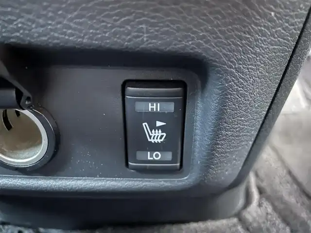 日産 セレナ e－パワー ハイウェイスター V 東京都 2021(令3)年 5.1万km マルーンレッド 純正ナビ　/Ｂｌｕｅｔｏｏｔｈ　/フルセグＴＶ　/ＣＤ　/ＤＶＤ　/全周囲カメラ　/レーダークルーズコントロールシステム　/ステアリングヒーター　/シートヒーター　/両側電動スライドドア　/ＢＳＭ　/ドライブレコーダー/ETC/フロアマット/ABS/横滑り防止装置/コーナーセンサー/レーンアシスト/オートライト/衝突被害軽減システム