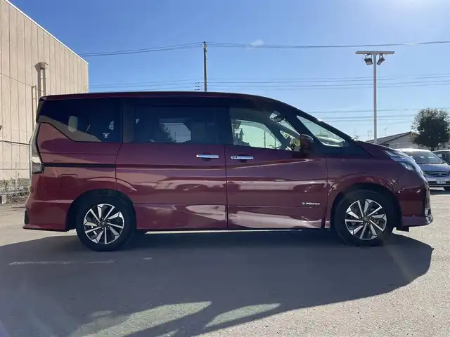 日産 セレナ e－パワー ハイウェイスター V 東京都 2021(令3)年 5.1万km マルーンレッド 純正ナビ　/Ｂｌｕｅｔｏｏｔｈ　/フルセグＴＶ　/ＣＤ　/ＤＶＤ　/全周囲カメラ　/レーダークルーズコントロールシステム　/ステアリングヒーター　/シートヒーター　/両側電動スライドドア　/ＢＳＭ　/ドライブレコーダー/ETC/フロアマット/ABS/横滑り防止装置/コーナーセンサー/レーンアシスト/オートライト/衝突被害軽減システム
