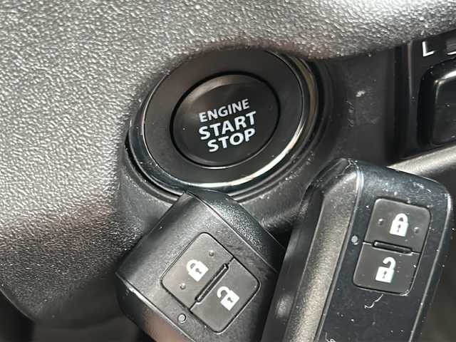 スズキ ジムニー XC 石川県 2022(令4)年 2.2万km シフォンアイボリーメタリックブラック2トーンルーフ 社外ディスプレイオーディオ/４WD/プッシュスタート/スマートキー/バックカメラ/背面タイヤ/オートライト/LEDライト/ETC/スペアキー/ダウンヒルアシスト