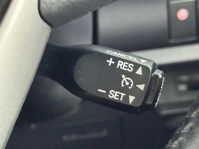 トヨタ ヴォクシー ZS 煌 福岡県 2018(平30)年 4.6万km ブラック 純正１０型ナビ（ＢＴ，フルセグＴＶ）　/バックカメラ　/ビルトインＥＴＣ　/クルーズコントロール　/衝突軽減ブレーキ　/レーンキープ　/先行車発進お知らせ　/ＭＴモード付き　/両側電動スライドドア　/純正１６インチＡＷ