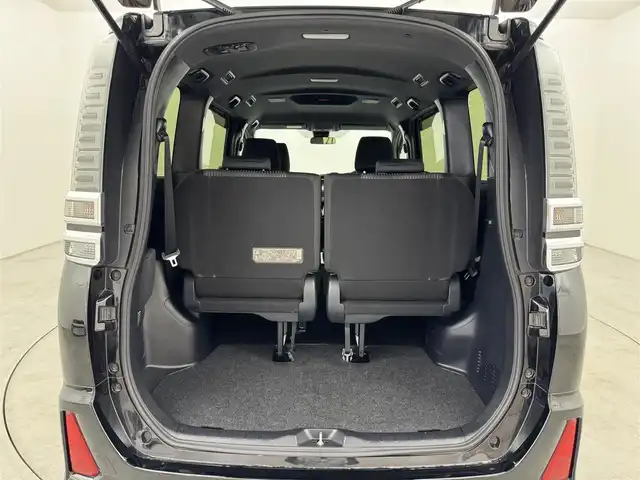 トヨタ ヴォクシー ZS 煌 福岡県 2018(平30)年 4.6万km ブラック 純正１０型ナビ（ＢＴ，フルセグＴＶ）　/バックカメラ　/ビルトインＥＴＣ　/クルーズコントロール　/衝突軽減ブレーキ　/レーンキープ　/先行車発進お知らせ　/ＭＴモード付き　/両側電動スライドドア　/純正１６インチＡＷ
