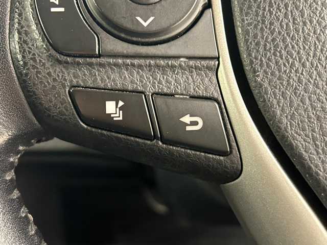 トヨタ ヴォクシー ZS 静岡県 2014(平26)年 13.4万km ホワイトパールクリスタルシャイン (株)IDOMが運営する【じしゃロン浜松店】の自社ローン専用車両になりますこちらは現金またはオートローンご利用時の価格です。自社ローンご希望の方は別途その旨お申付け下さい/純正メモリーナビ（NSZT-W62G）/CD/DVD/AM/FM/Bluetooth/サンルーフ/バックカメラ/フォグランプ/社外16inAW/フロアマット