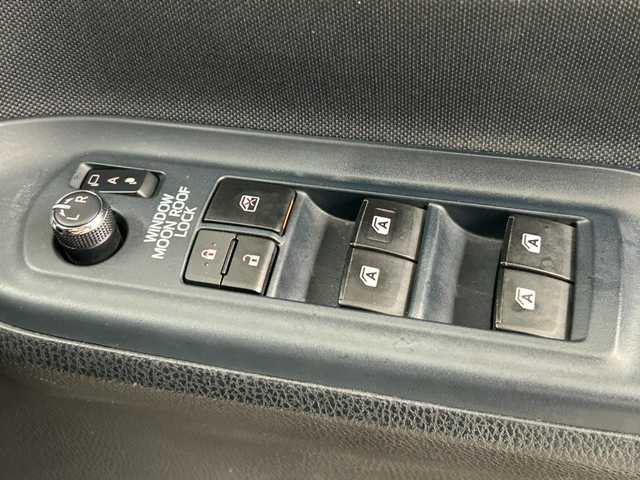 トヨタ ヴォクシー ZS 静岡県 2014(平26)年 13.4万km ホワイトパールクリスタルシャイン (株)IDOMが運営する【じしゃロン浜松店】の自社ローン専用車両になりますこちらは現金またはオートローンご利用時の価格です。自社ローンご希望の方は別途その旨お申付け下さい/純正メモリーナビ（NSZT-W62G）/CD/DVD/AM/FM/Bluetooth/サンルーフ/バックカメラ/フォグランプ/社外16inAW/フロアマット