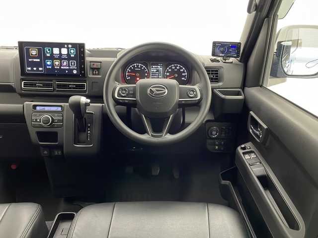 ダイハツ アトレー バン RS 宮崎県 2023(令5)年 3.2万km ブラックマイカメタリック スマートアシスト3/〇衝突警報機能/〇衝突回避支援ブレーキ機能（対車両・対歩行者）/〇誤発進抑制制御機能（前方・後方）/〇車線逸脱警報機能/〇オートハイビーム/〇先行車発進お知らせ機能/〇レーダークルーズコントロール/〇コーナーセンサー/純正9インチディスプレイオーディオ/フルセグTV/HDMI/Bluetooth/バックカメラ/両側パワースライドドア/レザー調シートカバー/LEDヘッドライト/ビルトインETC/アイドリングストップ/レーダー探知機（ZERO 84V）/スマートキー×2/保証書/取扱説明書