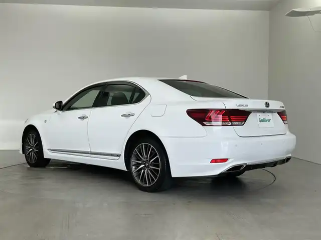 レクサス ＬＳ 600h Fスポーツ 埼玉県 2014(平26)年 3.8万km ホワイトノーヴァガラスフレーク メーカーナビ　バックカメラ　黑レザー　ＢＳＭ　ビルトインＥＴＣ２．０　メモリシート　シートヒーター　ベンチレーション　ステアリングヒーター　パドルシフト　ＡＣ１００Ｖ　オートホールド　ＬＥＤライト　コーナーセンサー  スマートキー　オートライト　純正アルミホイール　純正フロアマット  スペアキー