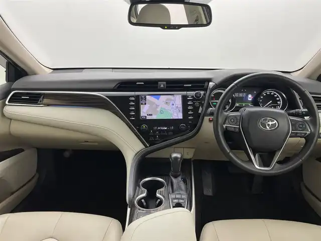トヨタ カムリ G レザーパッケージ 岡山県 2017(平29)年 4.4万km プラチナホワイトパールマイカ トヨタセーフティーセンス/純正ナビ　/（CD/DVD/BT/SD/フルセグTV）/衝突軽減ブレーキ　/レーダークルーズコントロール　/本革シート/シートヒーター　/ビルドインＥＴＣ　/バックカメラ　/Ｂｌｕｅｔｏｏｔｈ　/フルセグＴＶ　/コーナーセンサー　/オートライト　/USB/スペアキー/スマートキー/チルトステアリング/ミラーヒーター/ブラインドスポットモニター/ISOFIX/パワーシート/プッシュスタート/取扱説明書/新車保証書/スマートキー×２