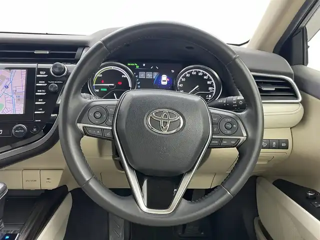 トヨタ カムリ G レザーパッケージ 岡山県 2017(平29)年 4.4万km プラチナホワイトパールマイカ トヨタセーフティーセンス/純正ナビ　/（CD/DVD/BT/SD/フルセグTV）/衝突軽減ブレーキ　/レーダークルーズコントロール　/本革シート/シートヒーター　/ビルドインＥＴＣ　/バックカメラ　/Ｂｌｕｅｔｏｏｔｈ　/フルセグＴＶ　/コーナーセンサー　/オートライト　/USB/スペアキー/スマートキー/チルトステアリング/ミラーヒーター/ブラインドスポットモニター/ISOFIX/パワーシート/プッシュスタート/取扱説明書/新車保証書/スマートキー×２