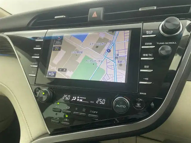 トヨタ カムリ G レザーパッケージ 岡山県 2017(平29)年 4.4万km プラチナホワイトパールマイカ トヨタセーフティーセンス/純正ナビ　/（CD/DVD/BT/SD/フルセグTV）/衝突軽減ブレーキ　/レーダークルーズコントロール　/本革シート/シートヒーター　/ビルドインＥＴＣ　/バックカメラ　/Ｂｌｕｅｔｏｏｔｈ　/フルセグＴＶ　/コーナーセンサー　/オートライト　/USB/スペアキー/スマートキー/チルトステアリング/ミラーヒーター/ブラインドスポットモニター/ISOFIX/パワーシート/プッシュスタート/取扱説明書/新車保証書/スマートキー×２