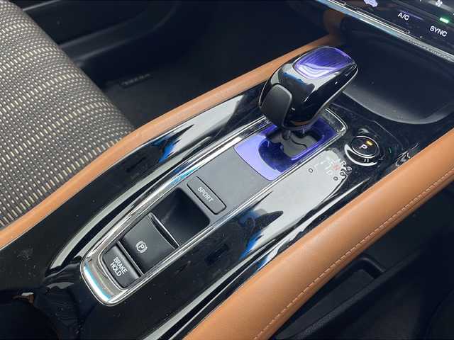 ホンダ ヴェゼル ハイブリッド Z 沖縄県 2015(平27)年 12万km ゴールドブラウンM 純正８型ナビ(VXM-155VFEi)　/(フルセグＴＶ　ＤＶＤ再生　ＢＴ接続)/バックカメラ　/ＨＤＭＩ　/ドライブレコーダー　/クルーズコントロール　/ＥＴＣ　/パドルシフト　/ハーフレザーシート　/シートヒーター　/ＬＥＤオートライト　/フォグランプ/ドアバイザー