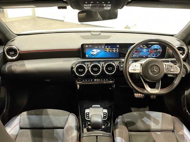 メルセデス・ベンツ Ｍ・ベンツ Ａ２００ｄ AMGライン 新潟県 2019(令1)年 3.6万km デジタルホワイト オプション/レーダーセーフティパッケージ/-アクティブディスタンスアシストディストロニック /-アクティブブレーキアシスト/-PRE SAFE/-アクティブブラインドスポットアシスト/-アクティブレーンキーピングアシスト/-アクティブステアリングアシスト/ナビゲーションパッケージ/AMGライン/-AMGスタイリングパッケージ/-ロゴ付きキャリパー/-ステンレスペダル/-本革スポーツステアリング/-レザーDINAMICAシート/-18インチアルミホイール/-マルチビームLEDヘッドライト/-アダプティブハイビームアシストプラス/主要装備/バックカメラ/ETC2.0/パドルシフト/パワーシート/シートヒーター/ドライブレコーダー/社外AWスタッドレスあり
