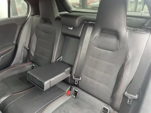 メルセデス・ベンツ Ｍ・ベンツ Ａ２００ｄ AMGライン 千葉県 2019(令1)年 3.7万km デジタルホワイト オプション/レーダーセーフティパッケージ/-アクティブディスタンスアシストディストロニック /-アクティブブレーキアシスト/-PRE SAFE/-アクティブブラインドスポットアシスト/-アクティブレーンキーピングアシスト/-アクティブステアリングアシスト/ナビゲーションパッケージ/AMGライン/-AMGスタイリングパッケージ/-ロゴ付きキャリパー/-ステンレスペダル/-本革スポーツステアリング/-レザーDINAMICAシート/-18インチアルミホイール/-マルチビームLEDヘッドライト/-アダプティブハイビームアシストプラス/主要装備/バックカメラ/ETC2.0/パドルシフト/パワーシート/シートヒーター/ドライブレコーダー/社外AWスタッドレスあり