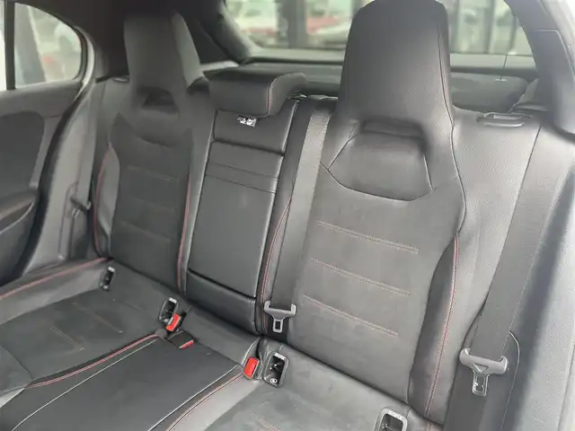 メルセデス・ベンツ Ｍ・ベンツ Ａ２００ｄ AMGライン 千葉県 2019(令1)年 3.7万km デジタルホワイト オプション/レーダーセーフティパッケージ/-アクティブディスタンスアシストディストロニック /-アクティブブレーキアシスト/-PRE SAFE/-アクティブブラインドスポットアシスト/-アクティブレーンキーピングアシスト/-アクティブステアリングアシスト/ナビゲーションパッケージ/AMGライン/-AMGスタイリングパッケージ/-ロゴ付きキャリパー/-ステンレスペダル/-本革スポーツステアリング/-レザーDINAMICAシート/-18インチアルミホイール/-マルチビームLEDヘッドライト/-アダプティブハイビームアシストプラス/主要装備/バックカメラ/ETC2.0/パドルシフト/パワーシート/シートヒーター/ドライブレコーダー/社外AWスタッドレスあり