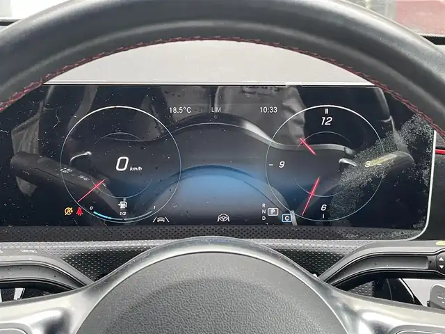 メルセデス・ベンツ Ｍ・ベンツ Ａ２００ｄ AMGライン 千葉県 2019(令1)年 3.7万km デジタルホワイト オプション/レーダーセーフティパッケージ/-アクティブディスタンスアシストディストロニック /-アクティブブレーキアシスト/-PRE SAFE/-アクティブブラインドスポットアシスト/-アクティブレーンキーピングアシスト/-アクティブステアリングアシスト/ナビゲーションパッケージ/AMGライン/-AMGスタイリングパッケージ/-ロゴ付きキャリパー/-ステンレスペダル/-本革スポーツステアリング/-レザーDINAMICAシート/-18インチアルミホイール/-マルチビームLEDヘッドライト/-アダプティブハイビームアシストプラス/主要装備/バックカメラ/ETC2.0/パドルシフト/パワーシート/シートヒーター/ドライブレコーダー/社外AWスタッドレスあり