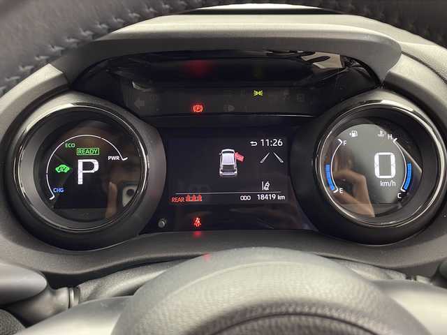 トヨタ ヤリス ハイブリッド Z 鹿児島県 2022(令4)年 1.9万km ホワイトパールクリスタルシャイン 純正ディスプレイオーディオ（ナビ機能付）/（USB/Bluetooth/フルセグTV/Carplay）/パノラミックビューモニター/トヨタセーフティセンス/・プリクラッシュセーフティ/・レーンディバーチャーアラート/・先行車発進お知らせ/アダプティブクルーズコントロール/オートハイビーム/運転席助手席シートヒーター/オートエアコン/LEDヘッドライト/純正フロアマット/スマートキー/プッシュスタート