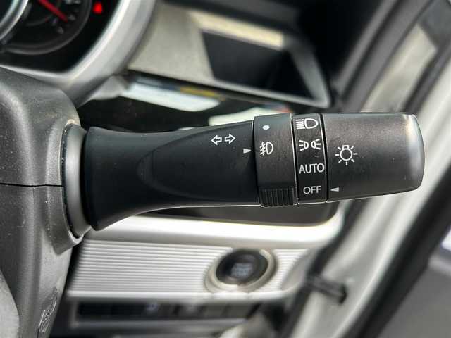 スズキ スペーシア カスタム HYBRID GS 熊本県 2019(平31)年 5.6万km ピュアホワイトP デュアルセンサーブレーキサポート/社外ナビ/全方位カメラ/ビルトインETC/純正14インチAW/片側パワースライドドア/右前席シートヒーター/LEDヘッドライト/オートライト/フォグライト/横滑り防止装置/ウィンカーミラー/純正フロアマット