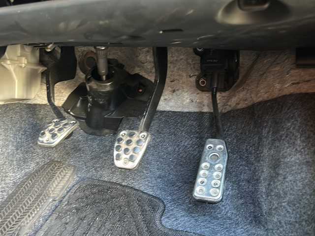 ホンダ フィット RS 愛知県 2012(平24)年 3.7万km サンセットオレンジⅡ 登録時走行距離36172キロ/純正ナビゲーション/６速マニュアルシフト/純正フロアマット/ワンセグＴＶ/横滑り装置/純正アルミホイール/助手席エアバック/オートライト