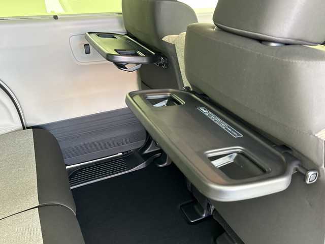 ホンダ Ｎ ＢＯＸ ファッションスタイル 愛知県 2025(令7)年 0.1千km アイボリーⅡ 届け出済未使用車/純正ナビ　/・BT/CD/DVD/フルセグ/バックカメラ/ホンダセンシング/・衝突軽減ブレーキ/・先行車発信お知らせ/・路外逸脱抑制/・標識認識/・アダプティブクルーズコントロール/・車線維持支援システム/・誤発進・後退抑制/LEDヘッドライト/横滑り防止/両側パワースライドドア/シートヒーター/電動パーキングブレーキ/電動格納ウィンカーミラー/プッシュスタート