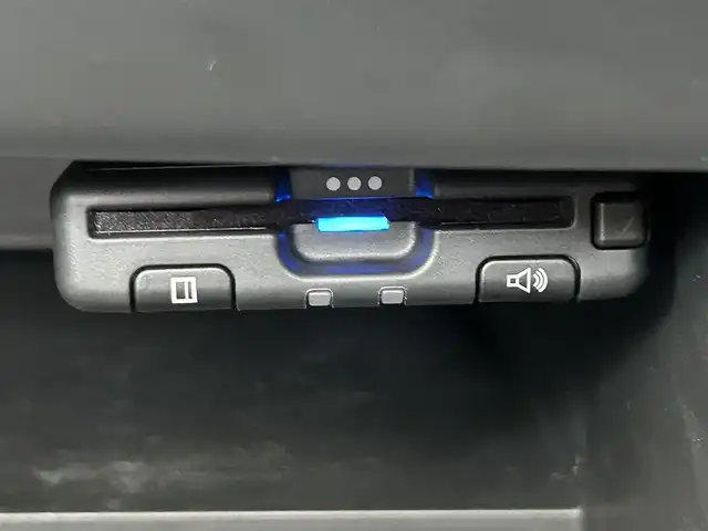 日産 セレナ S 兵庫県 2018(平30)年 6.5万km ホワイト 社外ディスプレイオーディオ/Bluetooth/全周囲カメラ/片側パワースライドドア/ステアリングリモコン/オートライト/ヘッドライトレベライザー/スマートキー/純正フロアマット/ドアバイザー