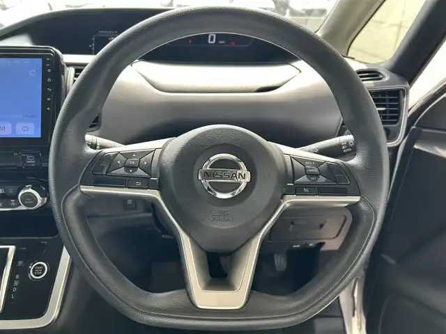 日産 セレナ S 兵庫県 2018(平30)年 6.5万km ホワイト 社外ディスプレイオーディオ/Bluetooth/全周囲カメラ/片側パワースライドドア/ステアリングリモコン/オートライト/ヘッドライトレベライザー/スマートキー/純正フロアマット/ドアバイザー