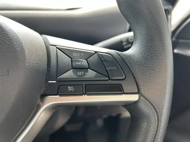 日産 セレナ S 兵庫県 2018(平30)年 6.5万km ホワイト 社外ディスプレイオーディオ/Bluetooth/全周囲カメラ/片側パワースライドドア/ステアリングリモコン/オートライト/ヘッドライトレベライザー/スマートキー/純正フロアマット/ドアバイザー