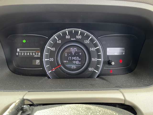 ホンダ オデッセイ G 新潟県 2014(平26)年 17.2万km ホワイトオーキッドパール 社外SDナビ/(BT/AM/FM/CD/フルセグTV)/レザーシート/スタッドレスタイヤ/片側パワースライドドア/フリップダウンモニター/オットマン/クルーズコントロール/ABS/横滑り防止装置/盗難防止装置/純正フロアマット