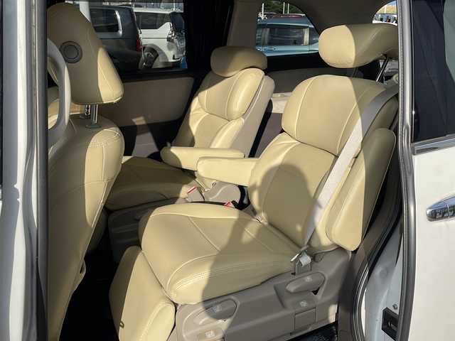 ホンダ オデッセイ G 新潟県 2014(平26)年 17.2万km ホワイトオーキッドパール 社外SDナビ/(BT/AM/FM/CD/フルセグTV)/レザーシート/スタッドレスタイヤ/片側パワースライドドア/フリップダウンモニター/オットマン/クルーズコントロール/ABS/横滑り防止装置/盗難防止装置/純正フロアマット