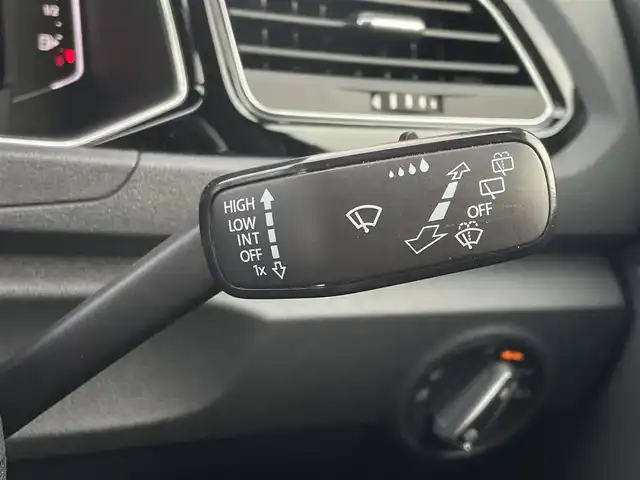 フォルクスワーゲン ＶＷ Ｔ－ロック TDI スポーツ 東京都 2022(令4)年 1.9万km 黒 純正ナビ/バックカメラ/アダプティブクルーズコントロール/純正18インチアルミホイール/レーンキープアシスト/ブラインドスポットモニター/ETC2.0/LEDヘッドライト/ワンセグTV/apple car play/android Auto